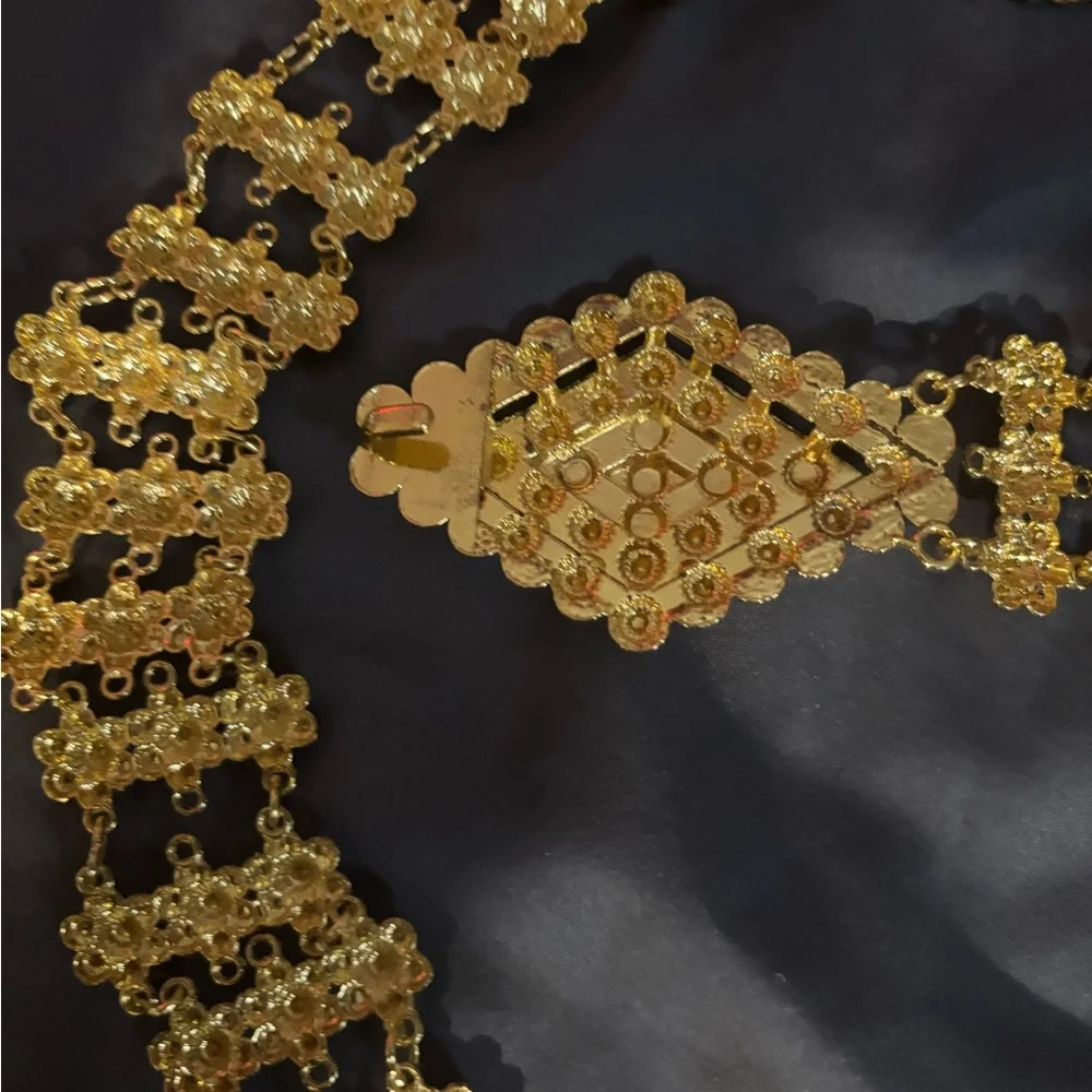 Elegant Gold-plated ladies Belt 40” in long and adjustable